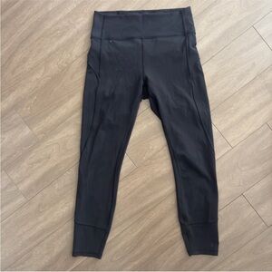 Lululemon Black Wunder Under 25”